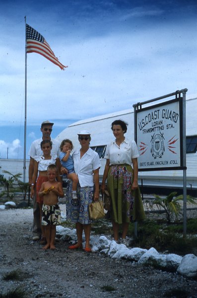 Kwaj-Mom-with-friends