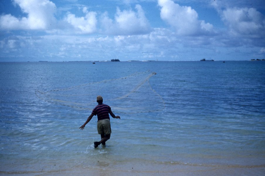 Marshallese-net-fish-2-1100