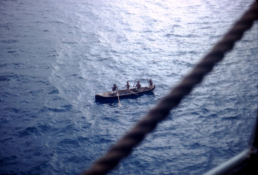 Marshallese-wooden-boat-1100