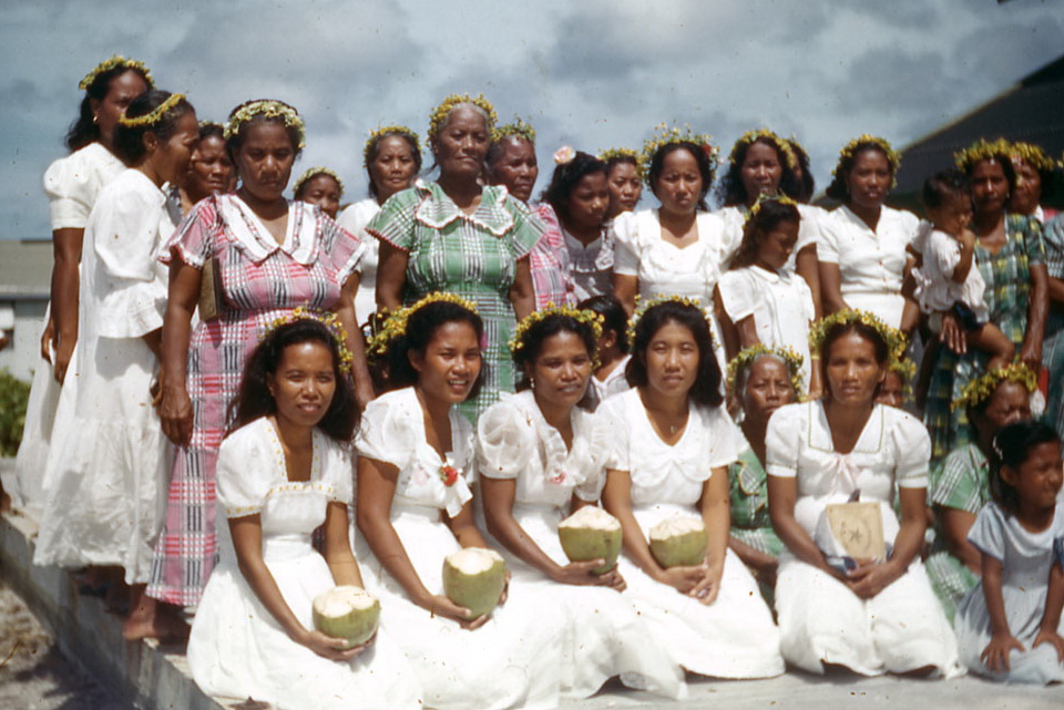 Женщины живущие на острове
